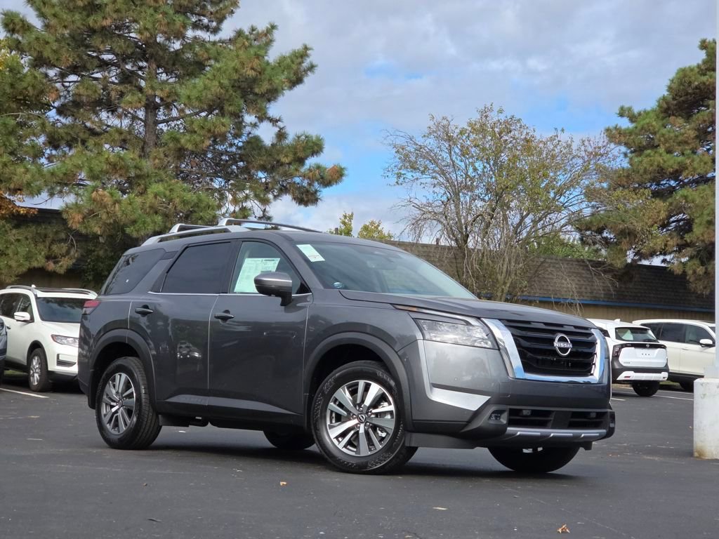 New 2025 Nissan Pathfinder SL w/ Lighting Package (N92)