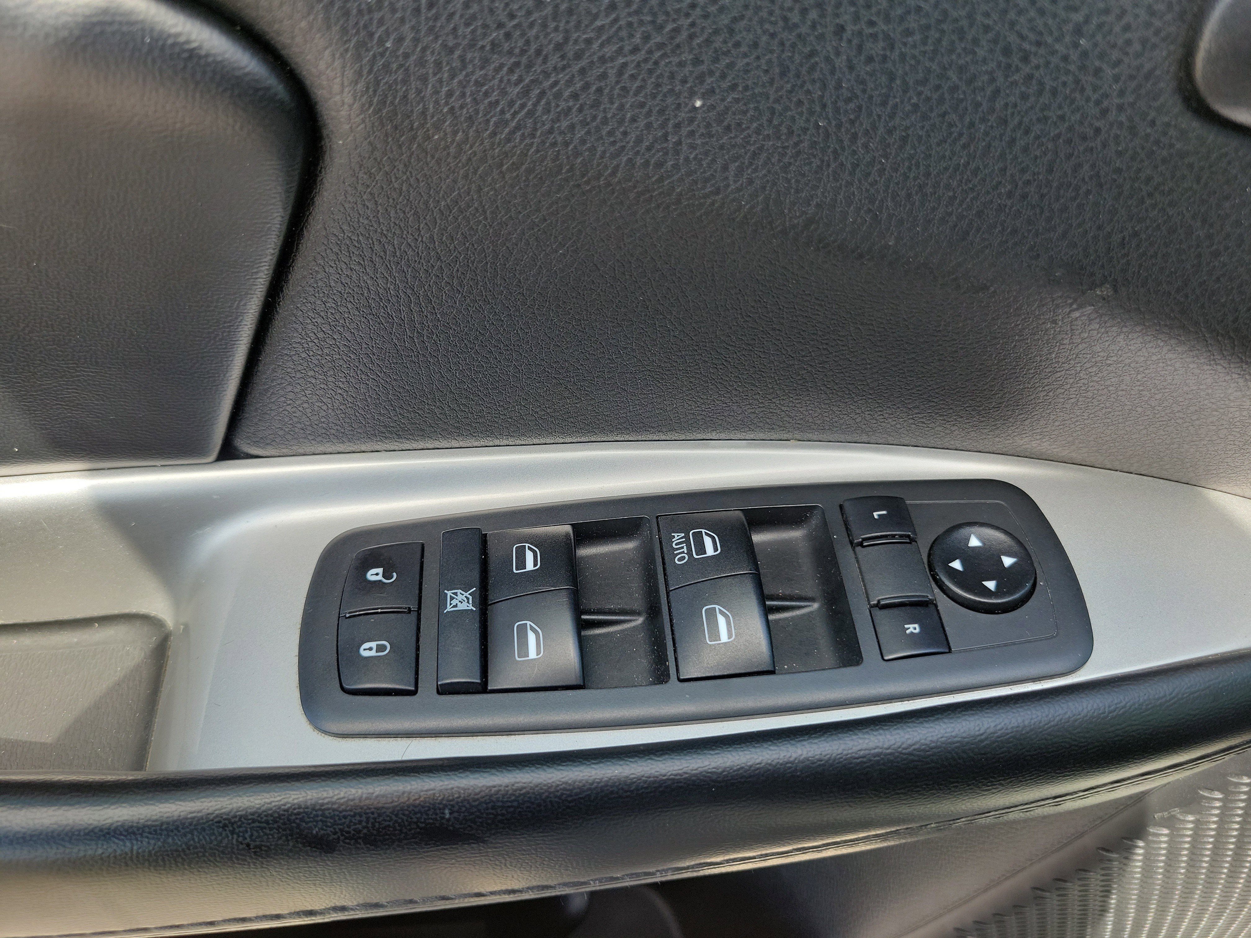Used 2020 Dodge Journey SE w/ SE Popular Equipment Group FWD image 21