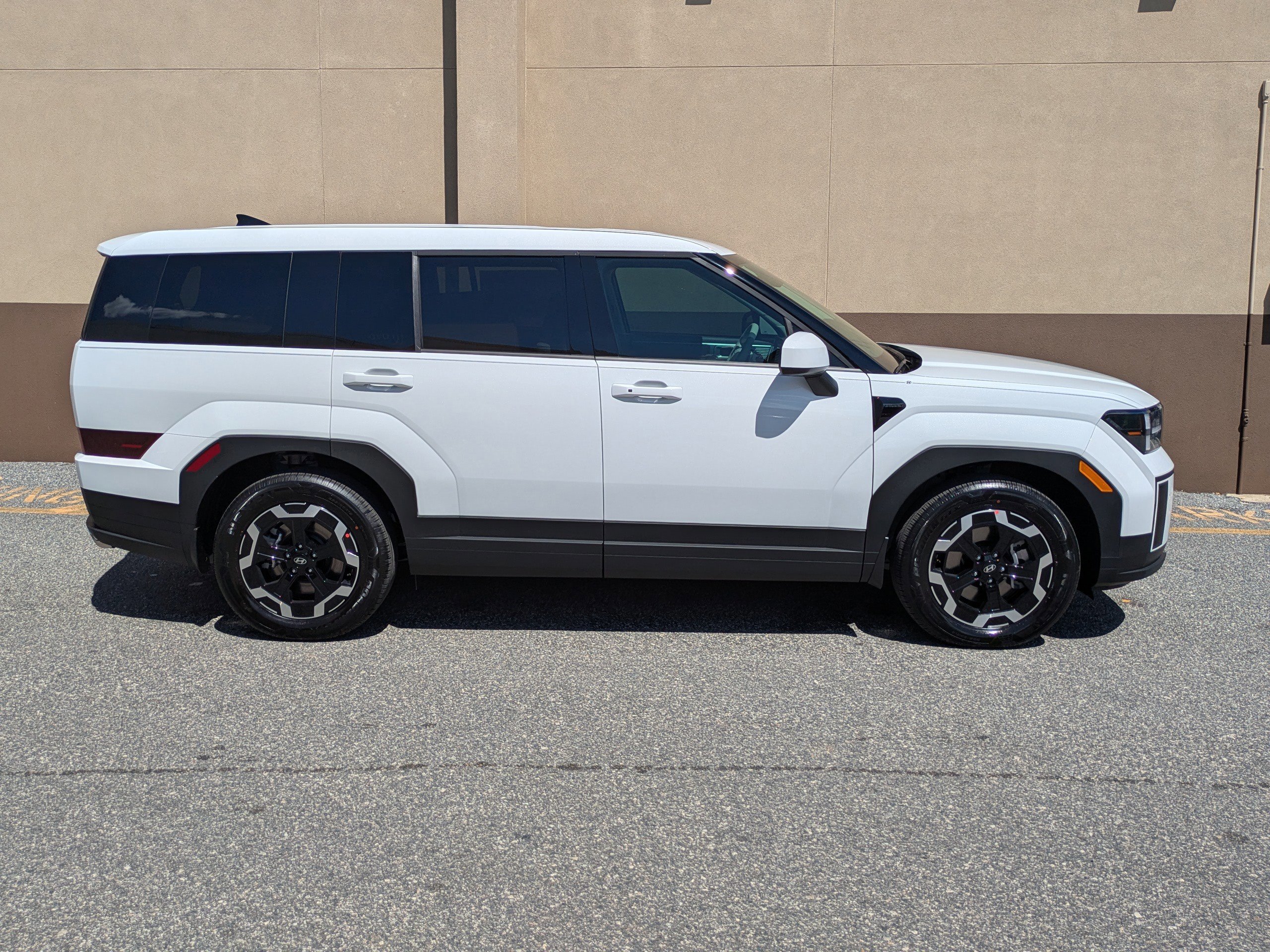 New 2026 Hyundai Santa Fe SE image 3