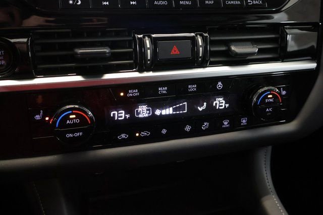 New 2025 Nissan Pathfinder SL w/ Black Appearance Package image 19