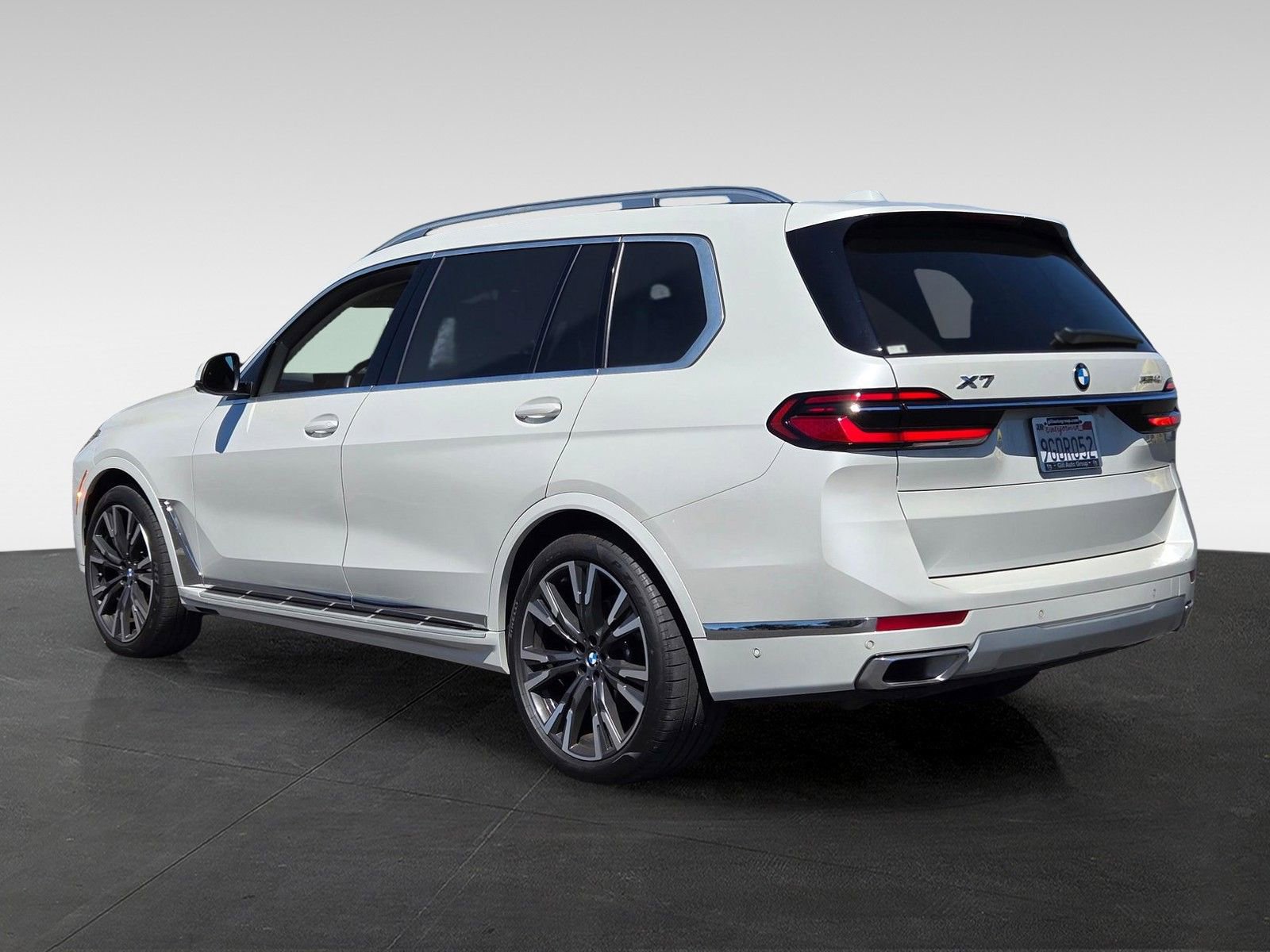 Used 2024 BMW X7 xDrive40i w/ Premium Package AWD/4WD image 6