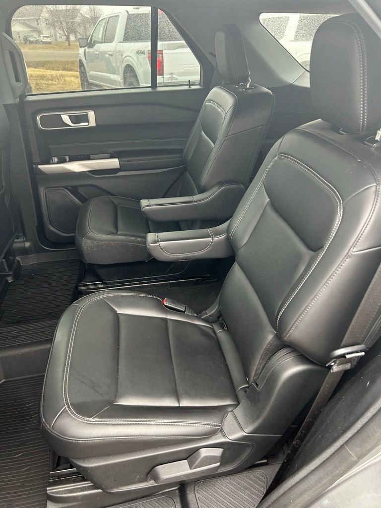Used 2023 Ford Explorer XLT w/ Equipment Group 202A image 10