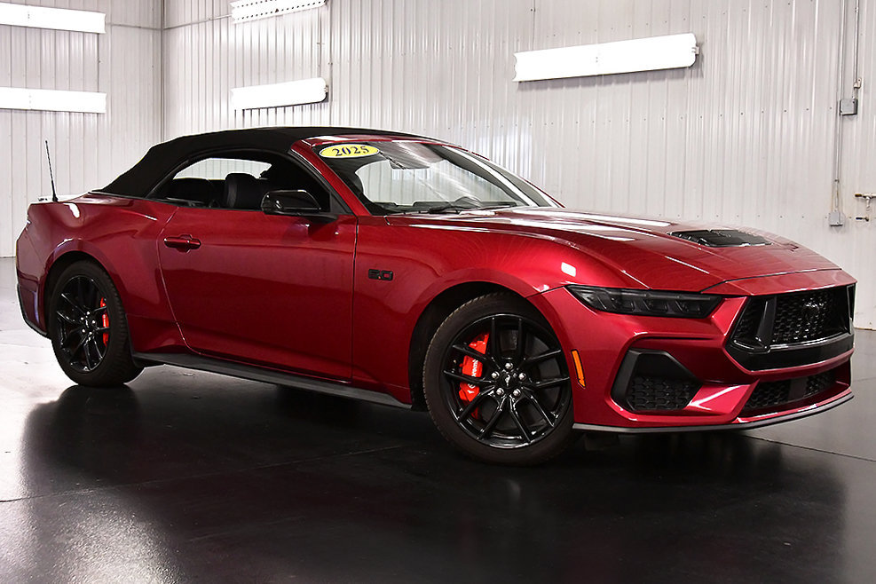 Used 2025 Ford Mustang GT Premium RWD image 32