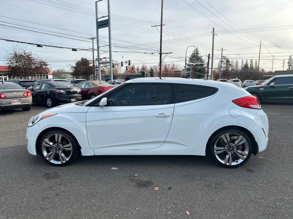 Used 2013 Hyundai Veloster w/ Tech Pkg image 10