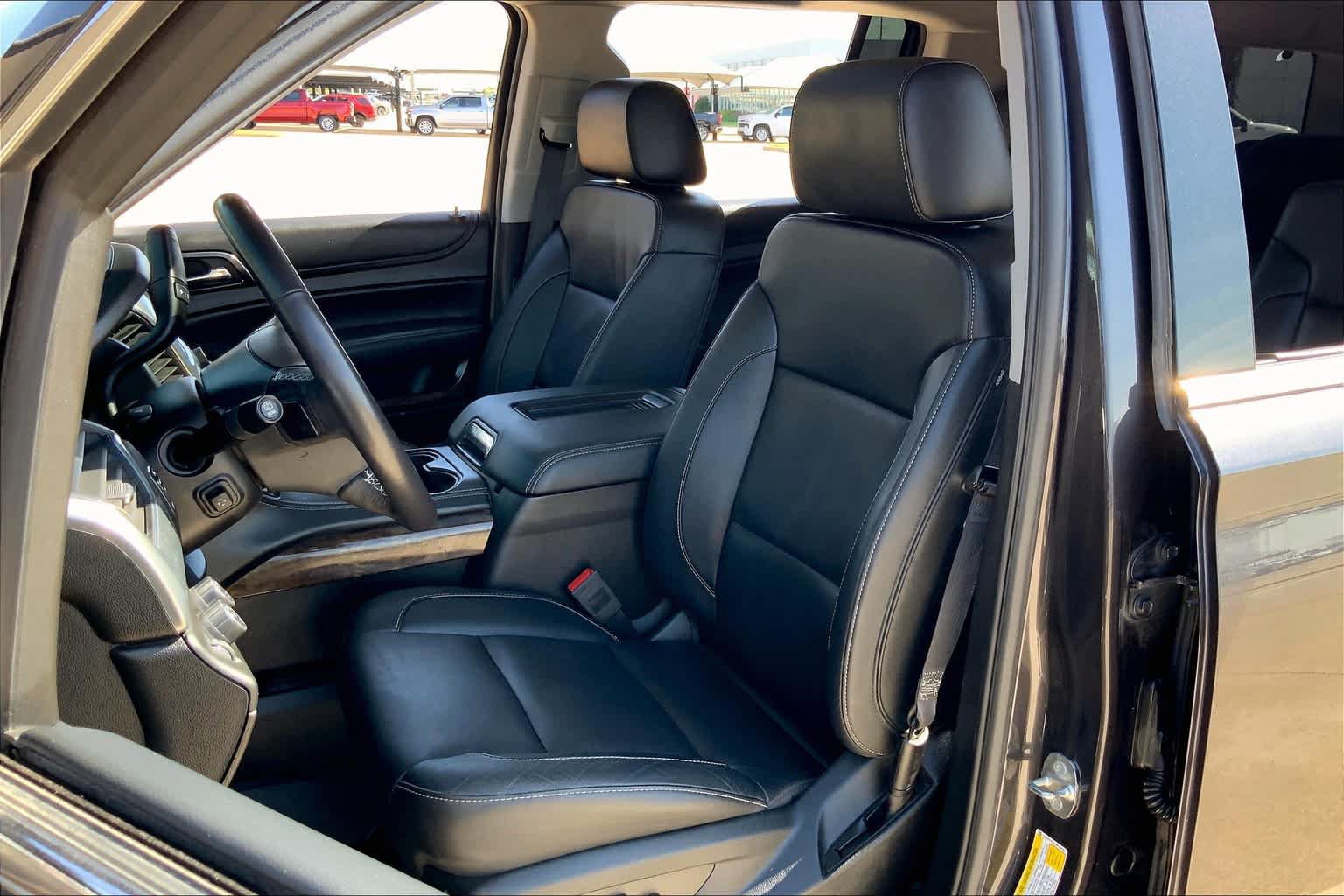Used 2018 Chevrolet Suburban LT AWD/4WD image 8