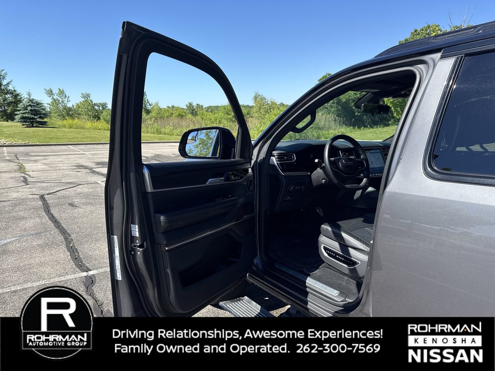 Used 2024 Jeep Grand Wagoneer Series II Obsidian w/ Quick Order Packagew 28T AWD/4WD image 10