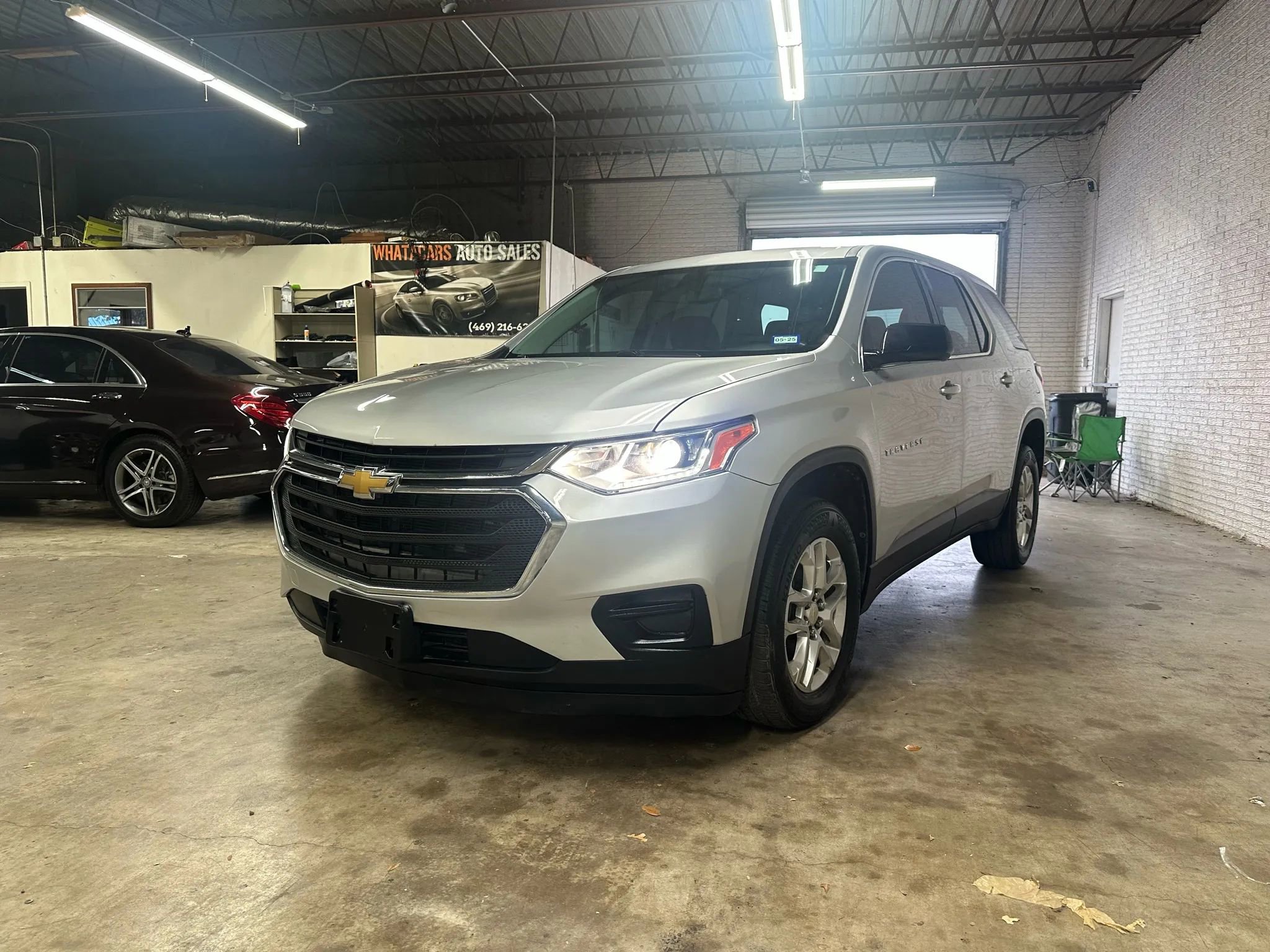 Used 2020 Chevrolet Traverse LS FWD image 1