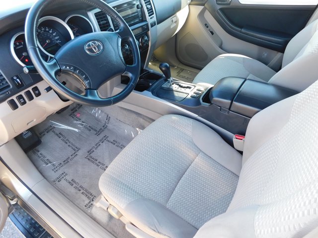 Used 2006 Toyota 4Runner SR5 AWD/4WD image 16