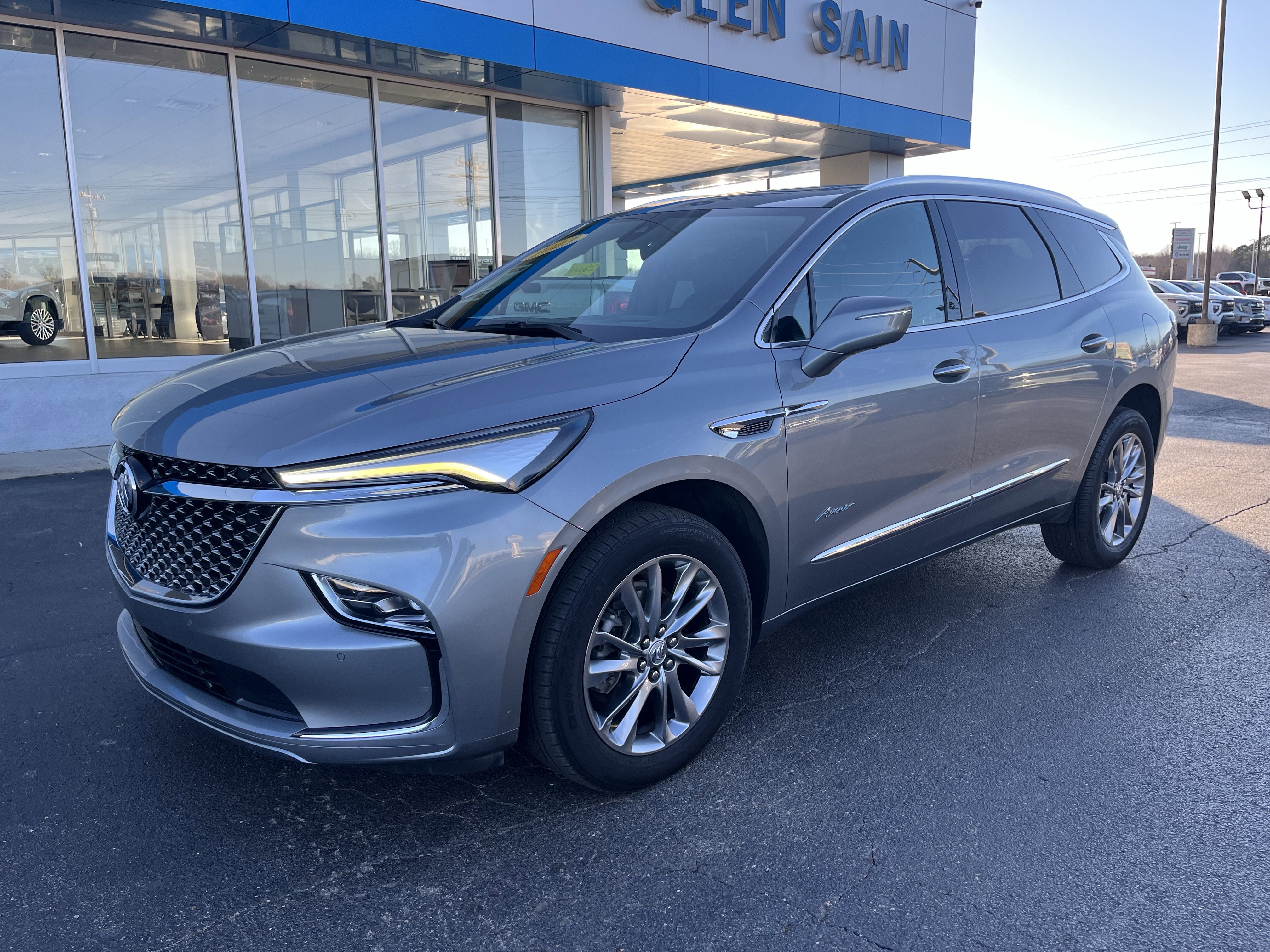 Used 2023 Buick Enclave Avenir w/ Avenir Technology Package image 1