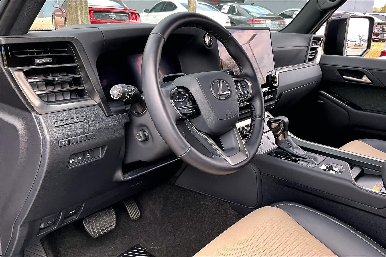Used 2024 Lexus GX 550 AWD/4WD image 35
