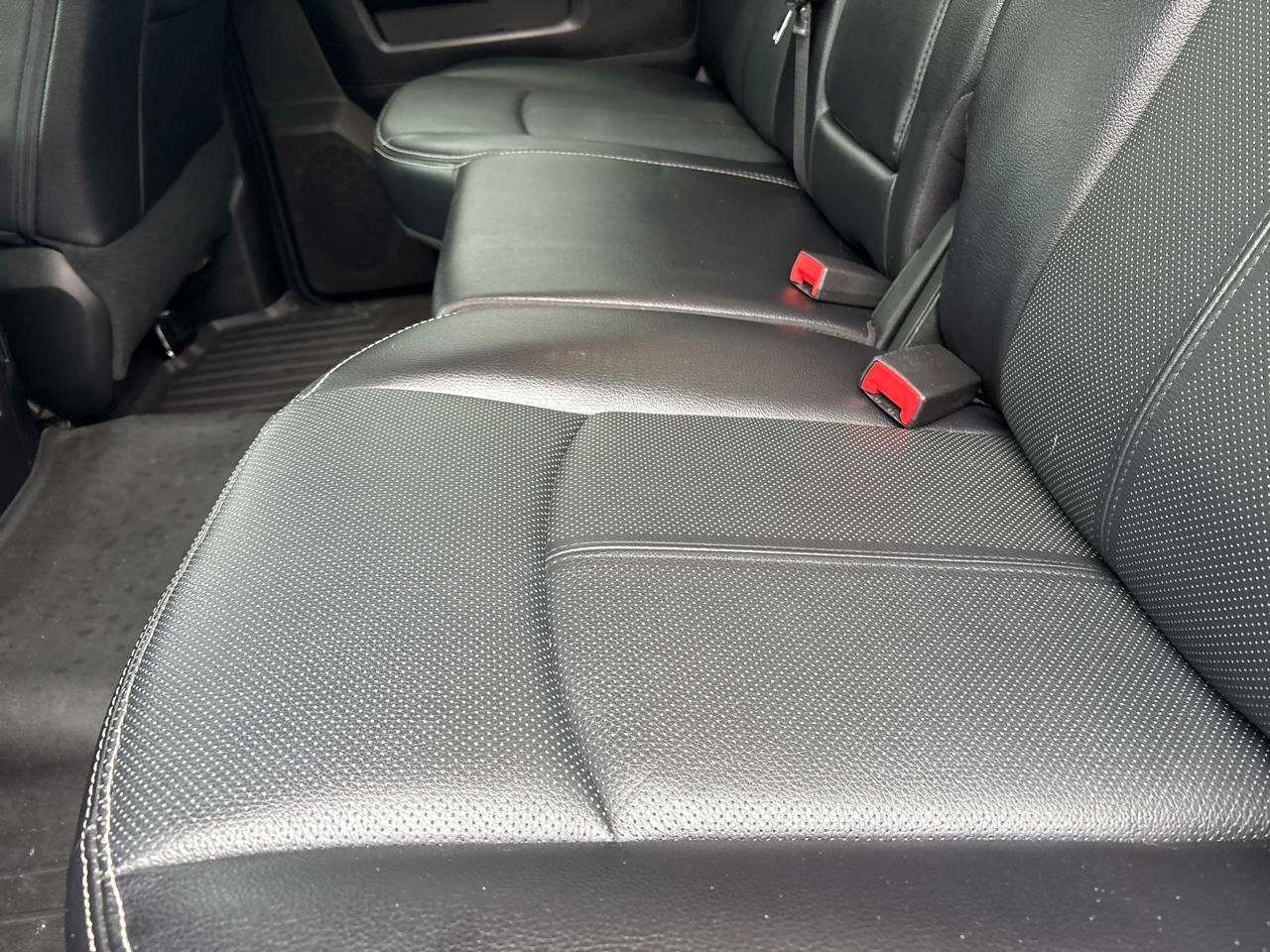 Used 2018 RAM 2500 Laramie w/ Sport Appearance Group AWD/4WD image 28