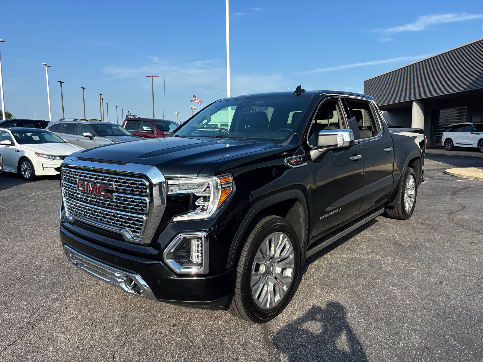 Used 2022 GMC Sierra 1500 Denali w/ Denali Premium Package AWD/4WD image 3