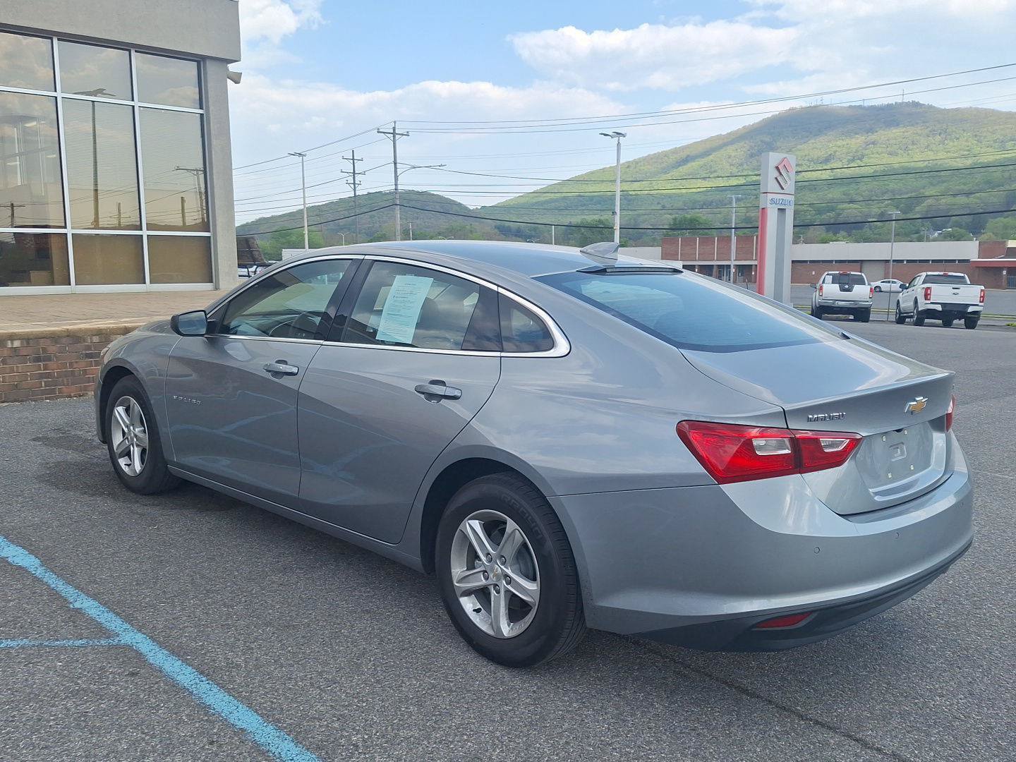 Used 2024 Chevrolet Malibu LT FWD image 5