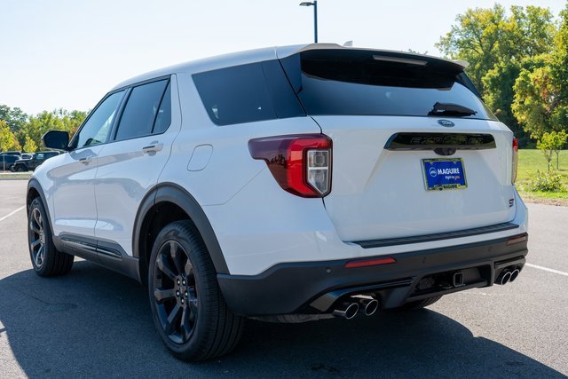 Used 2022 Ford Explorer ST w/ ST Street Pack image 8
