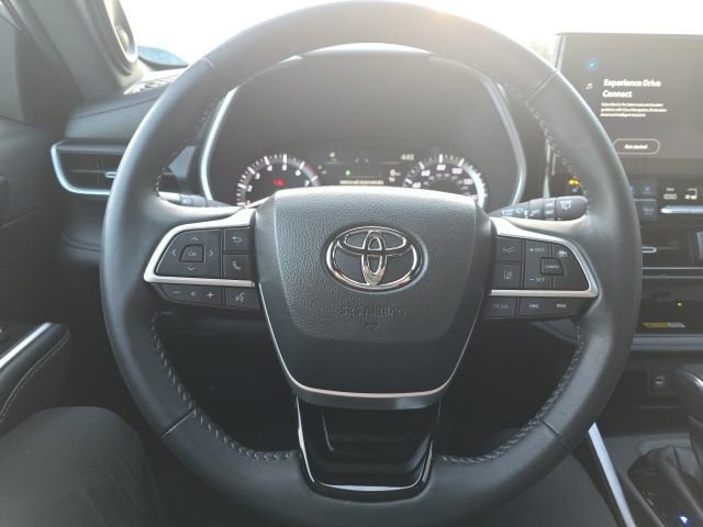 Used 2024 Toyota Highlander XSE image 16