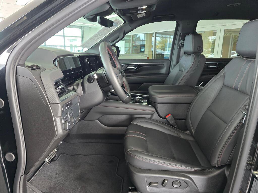 Used 2025 Chevrolet Tahoe RST w/ RST Performance Edition AWD/4WD image 21