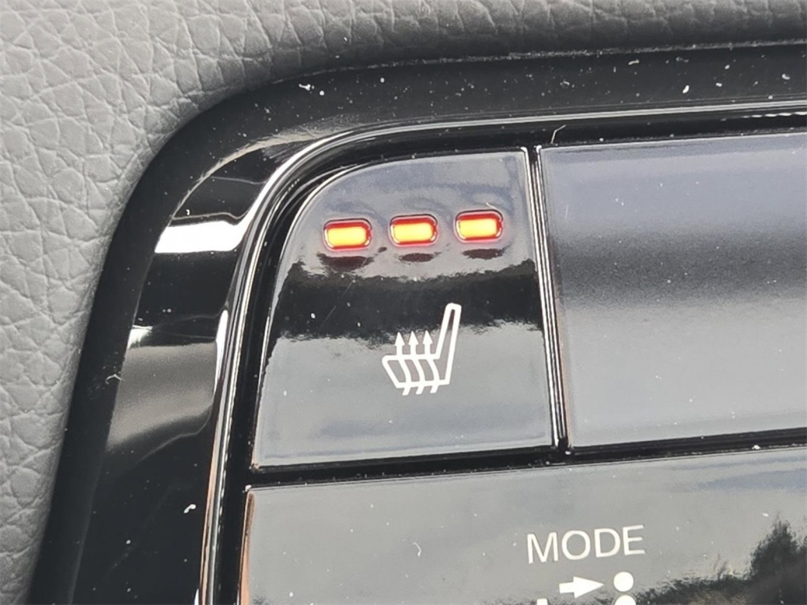 New 2025 Honda Pilot Touring image 8