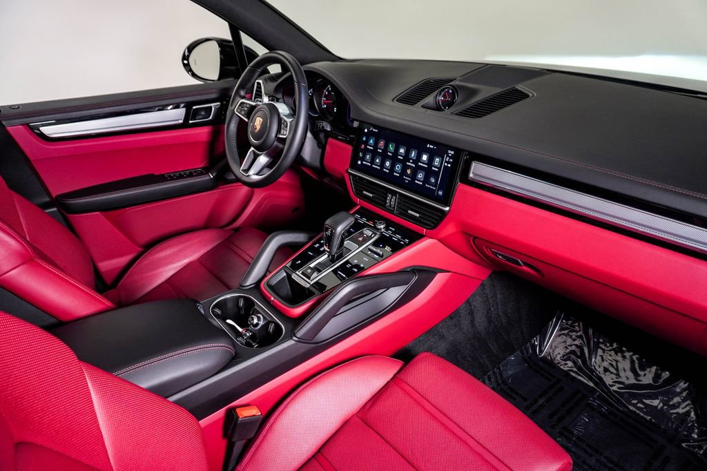 Certified 2023 Porsche Cayenne Platinum Edition image 14