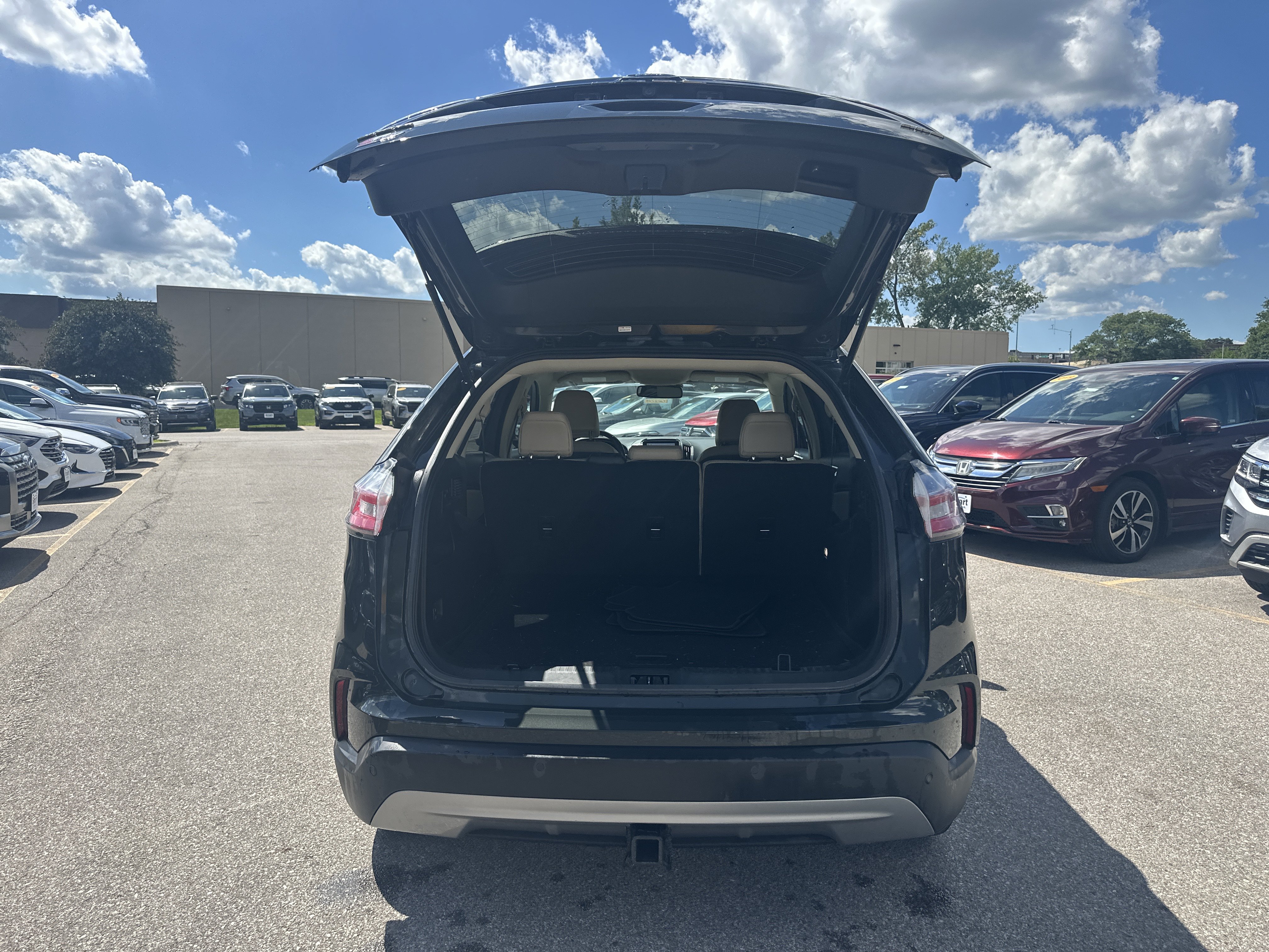 Used 2024 Ford Edge SEL w/ Class II Trailer Tow Package AWD/4WD image 10