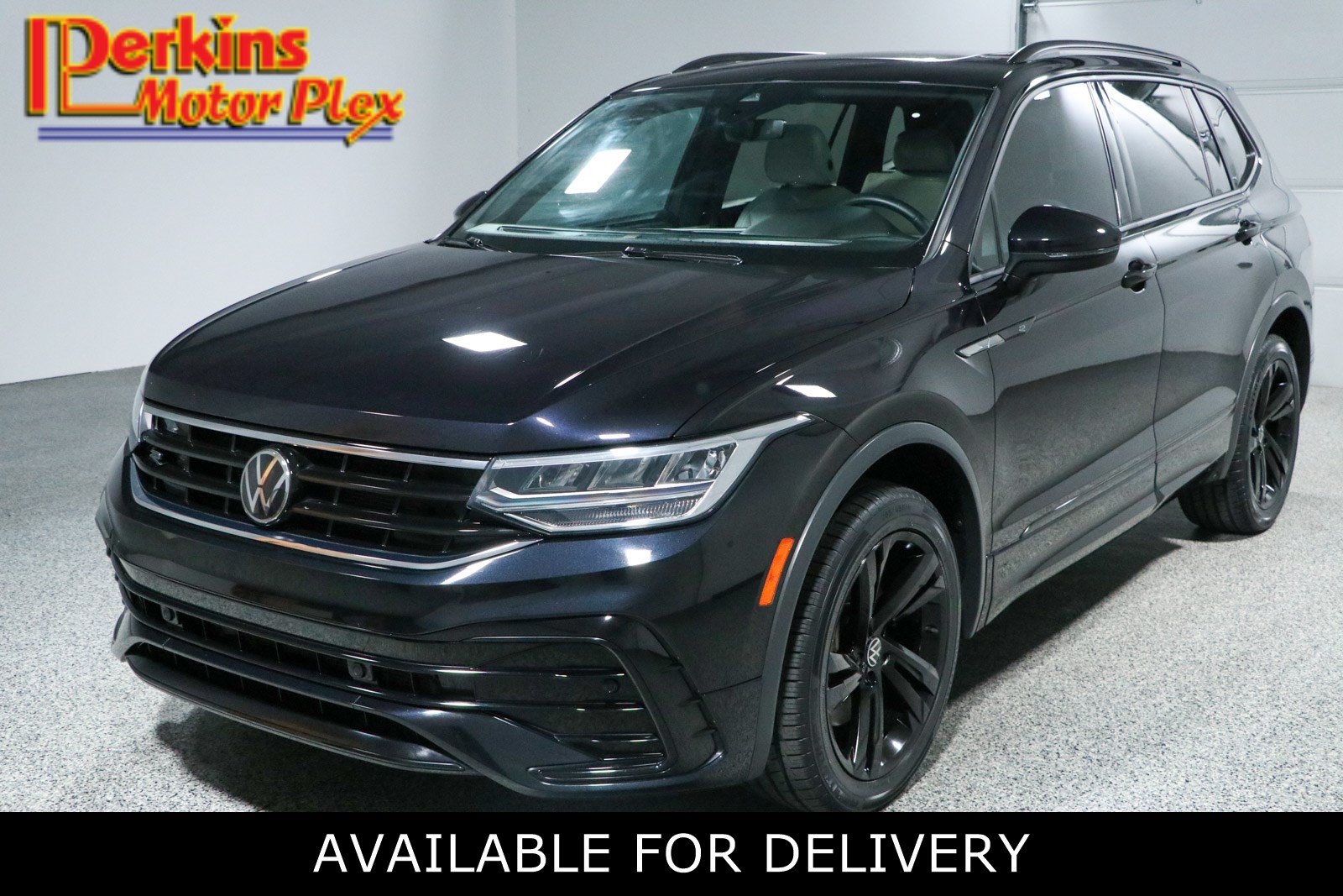 Used 2023 Volkswagen Tiguan SE R-Line FWD image 1