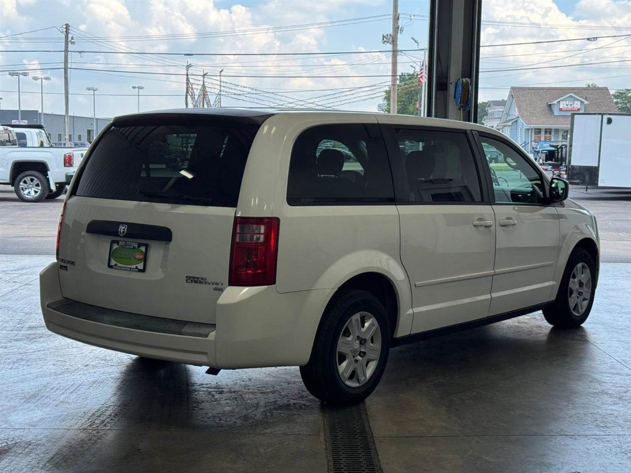 Used 2009 Dodge Grand Caravan SE w/ Climate Group FWD image 3