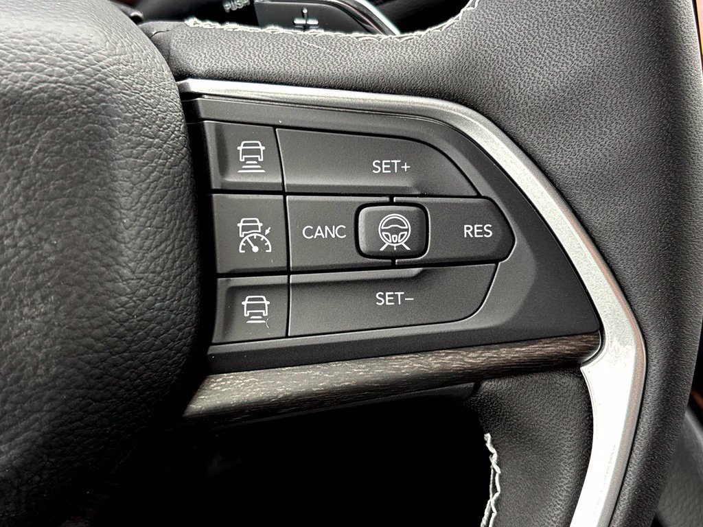 New 2027 Jeep Grand Cherokee Limited AWD/4WD image 22