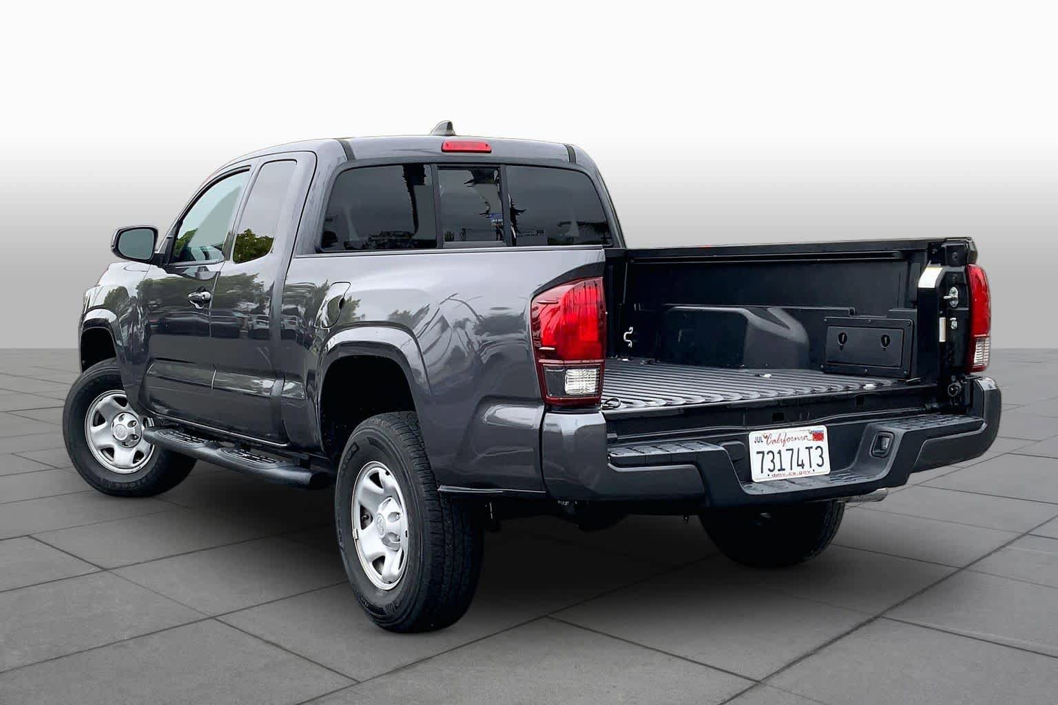 Used 2022 Toyota Tacoma SR w/ SR Convenience Package RWD image 10