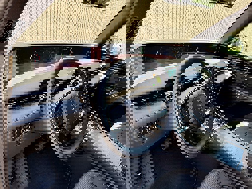 New 2025 Lincoln Nautilus Premier w/ Equipment Group 102A image 9