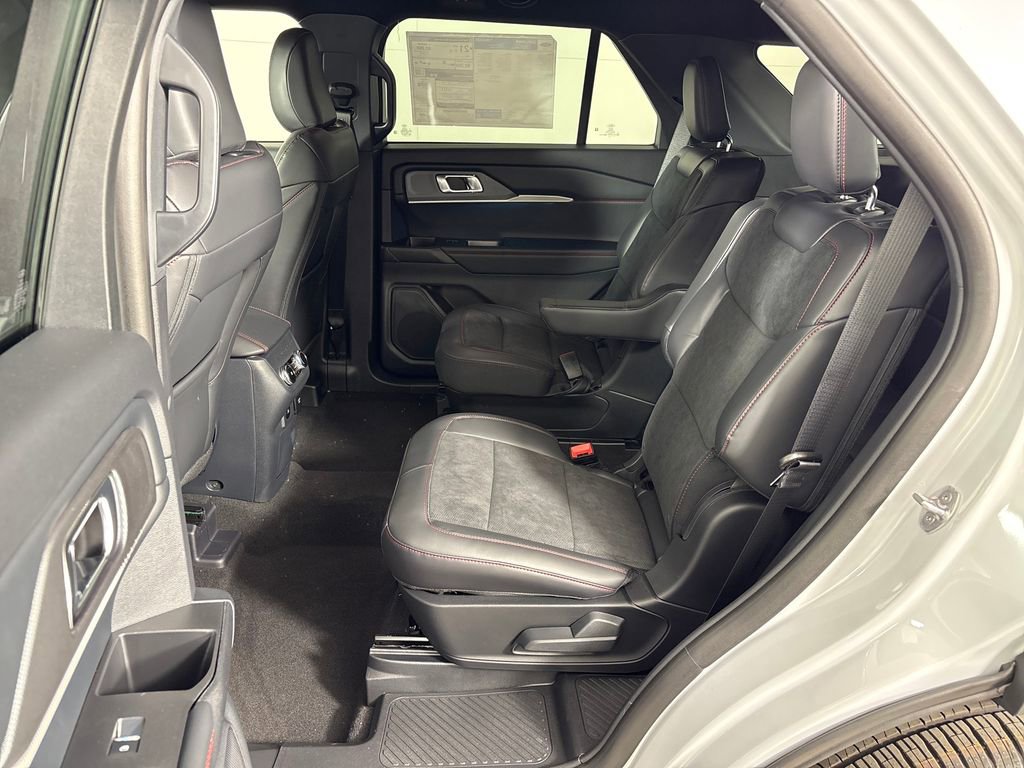New 2026 Ford Explorer ST RWD image 32