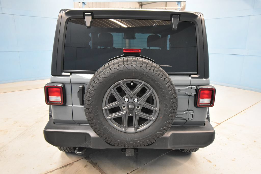 Used 2025 Jeep Wrangler Sport AWD/4WD image 30