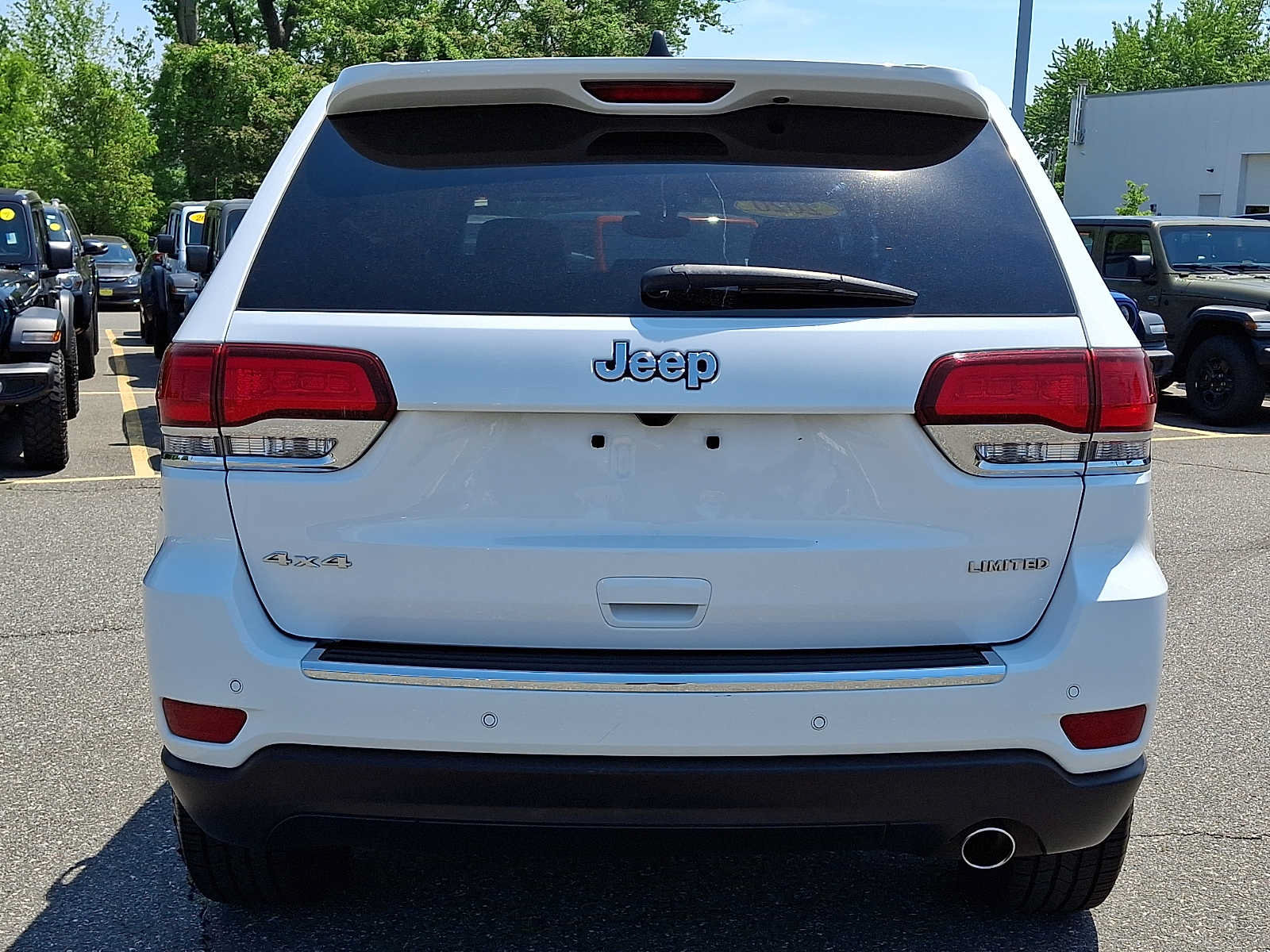 Used 2020 Jeep Grand Cherokee Limited AWD/4WD image 5