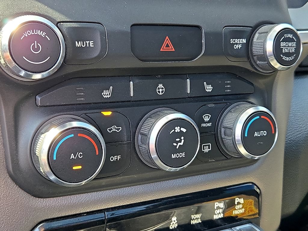 Used 2019 RAM 1500 Big Horn AWD/4WD image 17