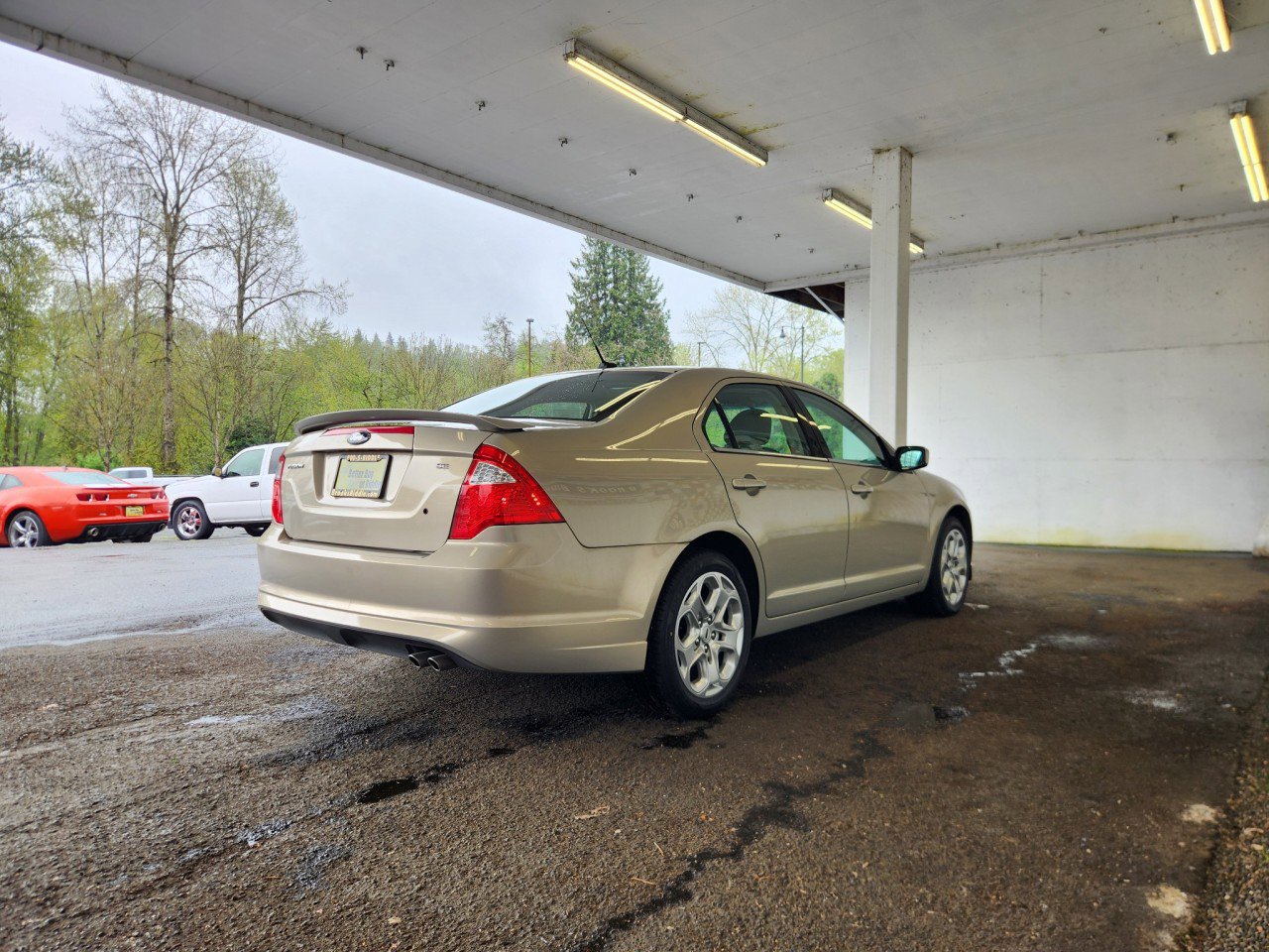 Used 2010 Ford Fusion SE FWD image 3