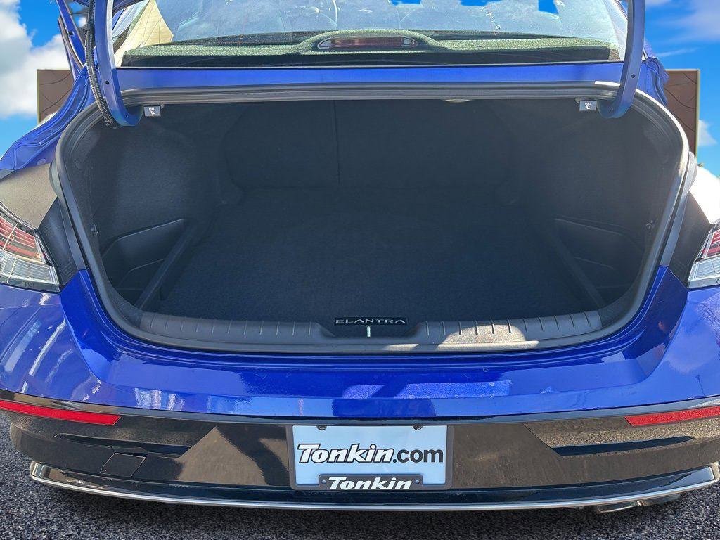 Certified 2025 Hyundai Elantra N Line image 17