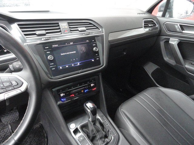 Used 2022 Volkswagen Tiguan SE AWD/4WD image 10