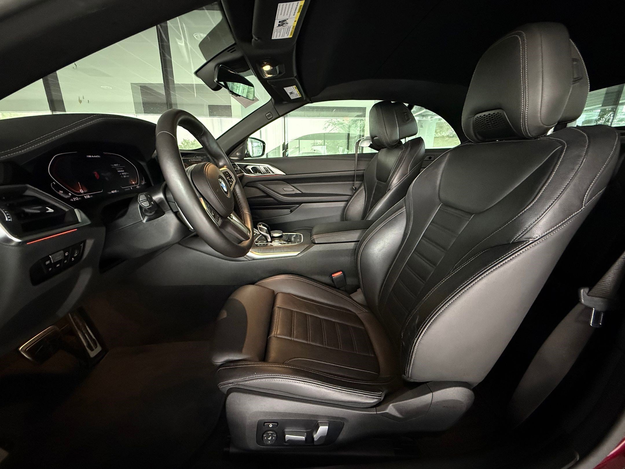 Used 2022 BMW M440i Convertible w/ Premium Package image 5