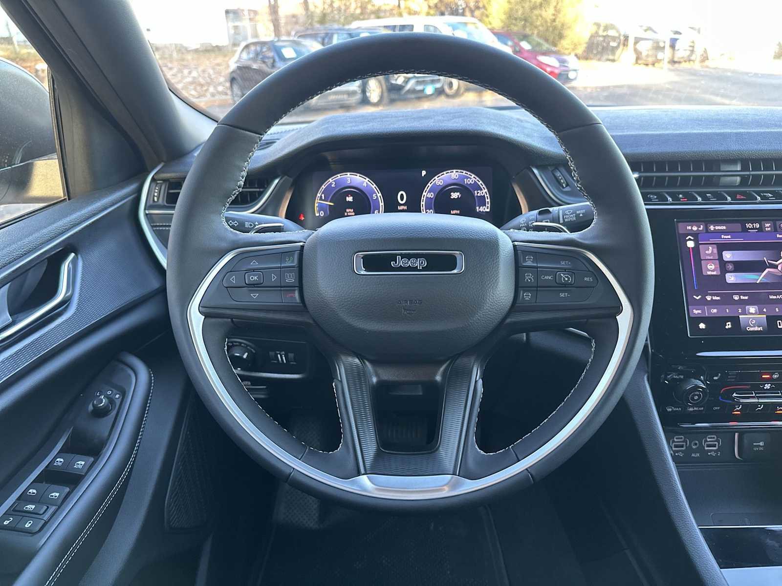 New 2025 Jeep Grand Cherokee L Laredo w/ Luxury Tech Group I image 11