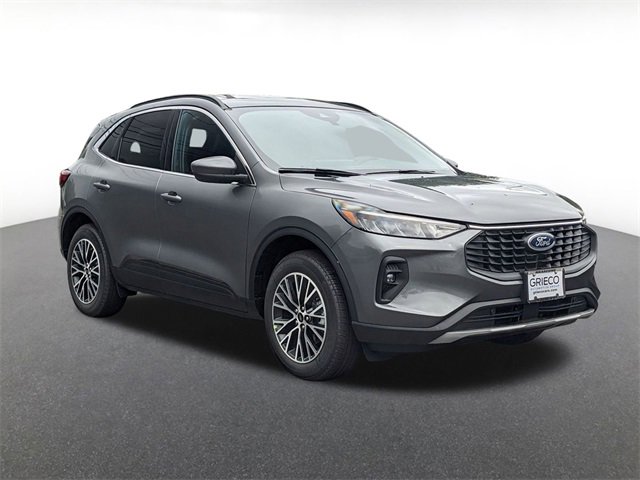 New 2025 Ford Escape SE