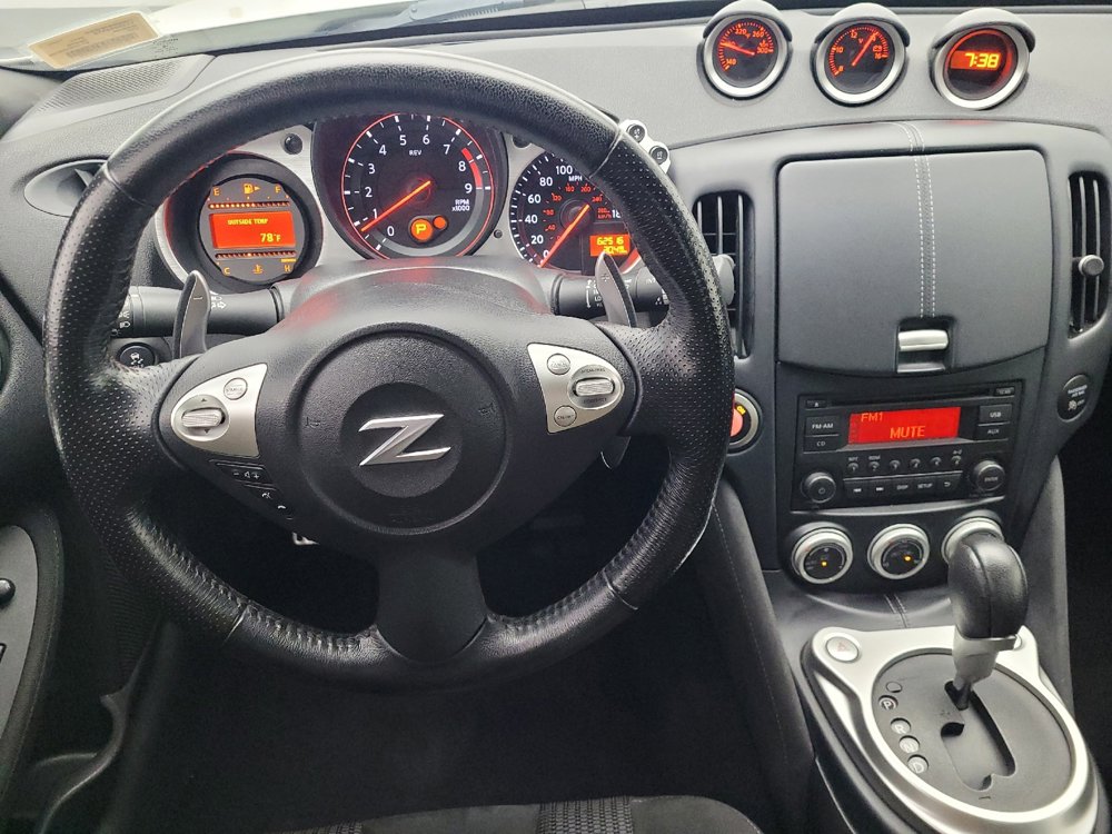 Used 2017 Nissan 370Z Roadster image 22