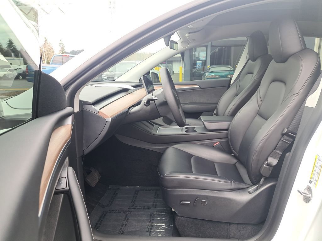 Used 2023 Tesla Model Y Long Range image 11