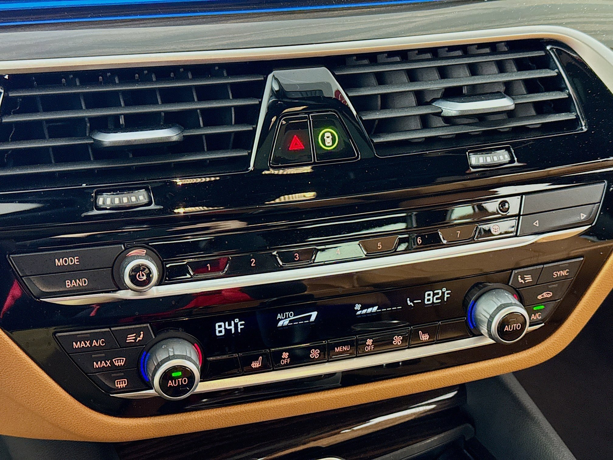 Used 2023 BMW 530e xDrive w/ Premium Package image 20