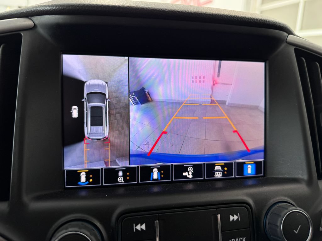 Certified 2024 GMC Terrain AT4 w/ Tech Package AWD/4WD image 17