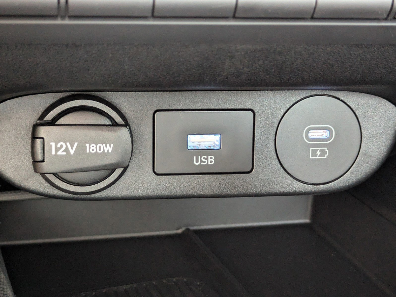 Certified 2025 Hyundai Elantra SEL FWD image 19