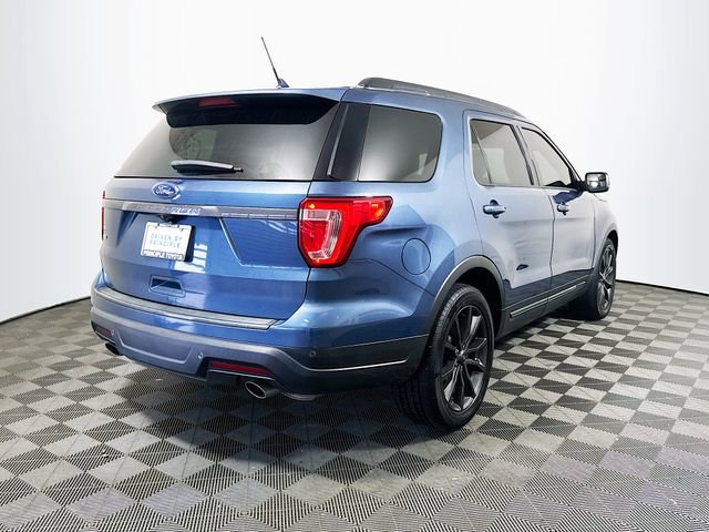 Used 2018 Ford Explorer XLT w/ Equipment Group 202A image 9