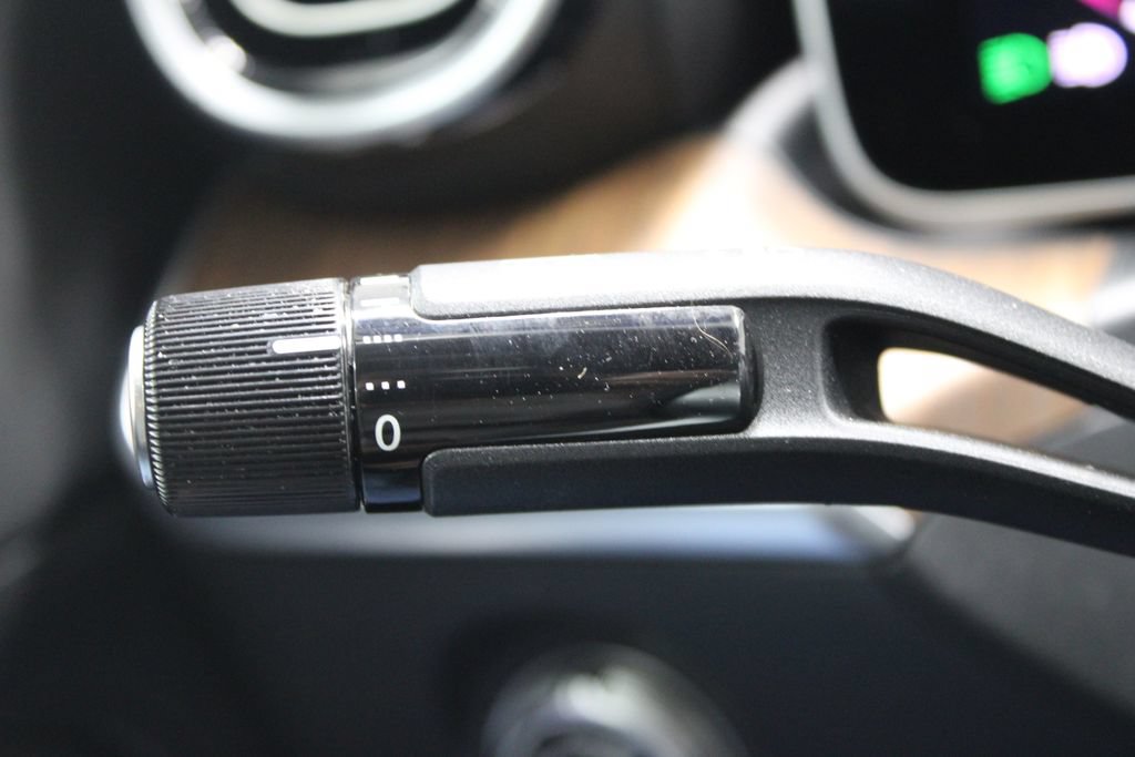 Used 2025 Mercedes-Benz C 300 Sedan image 33