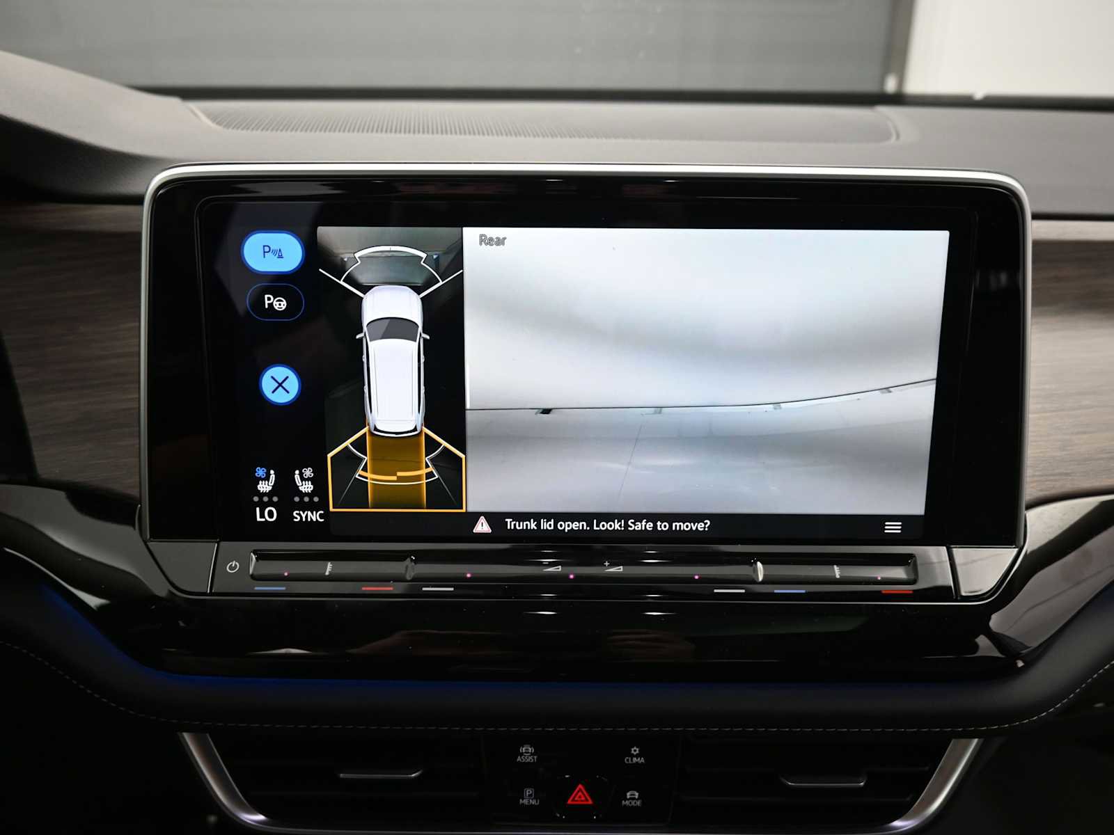 Used 2025 Volkswagen Atlas SEL Premium R-Line image 19