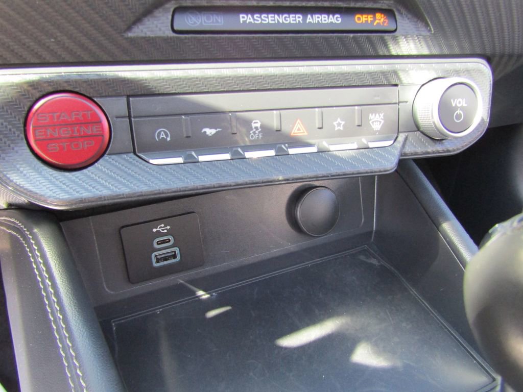 Used 2025 Ford Mustang GT Premium RWD image 31