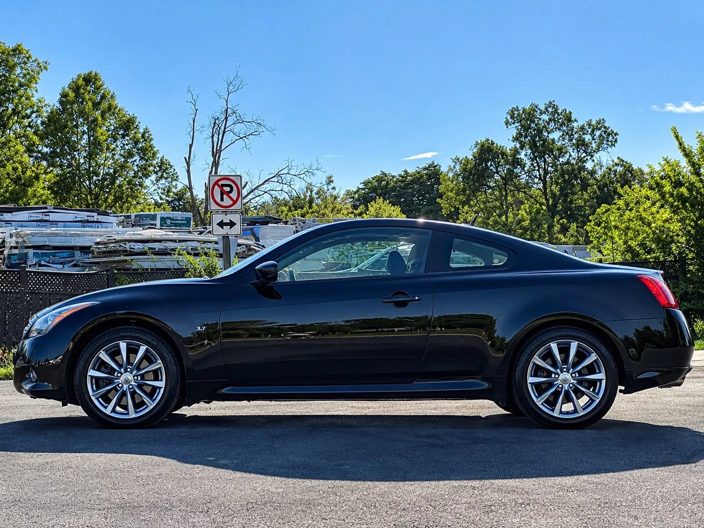 Used 2014 INFINITI Q60 AWD Coupe w/ Premium Package image 2