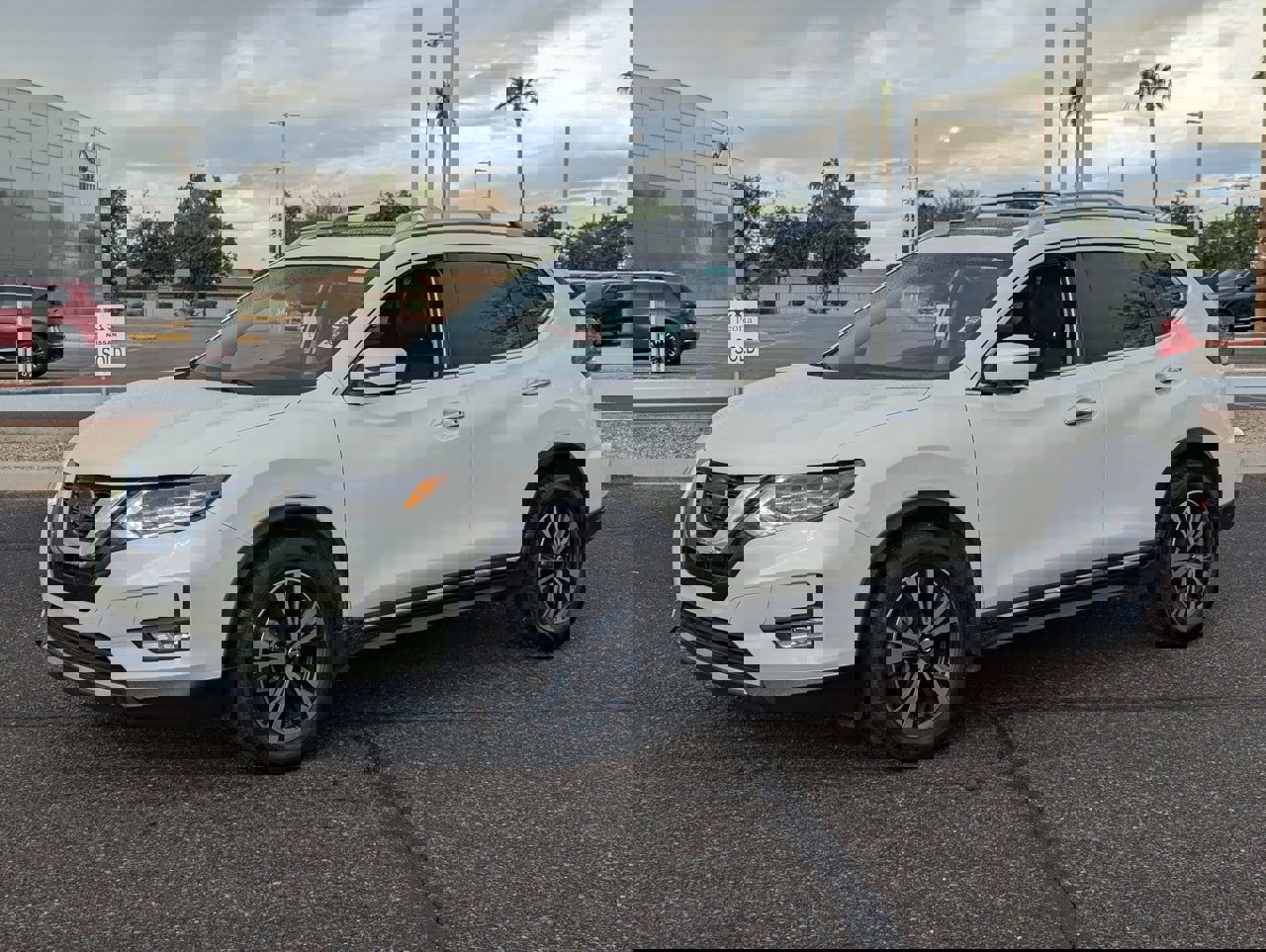 Used 2017 Nissan Rogue SL w/ SL Premium Package
