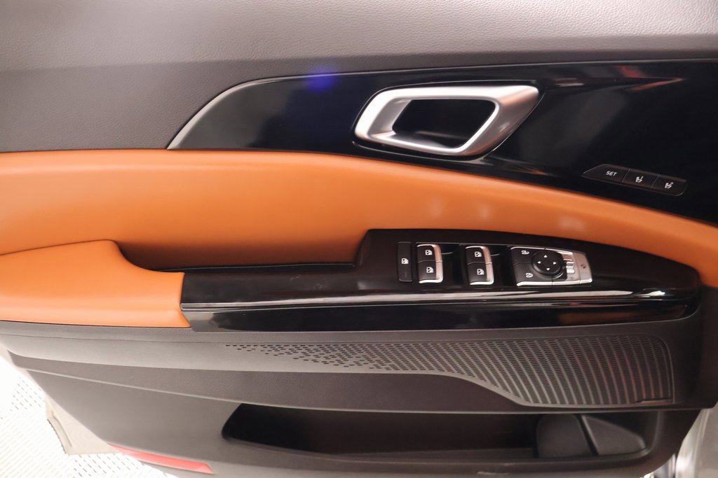 Used 2023 Kia Carnival SX Prestige w/ Paint Protection Package image 19